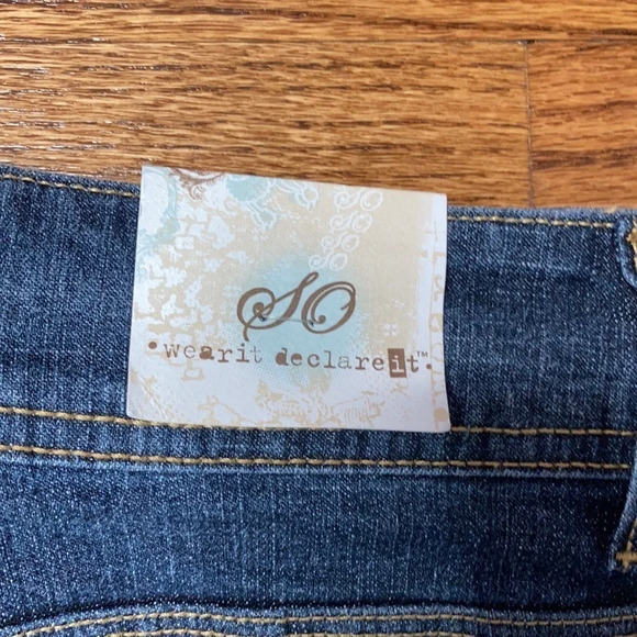 NWT SO Dark Denim Bermuda Cuffed Shorts Sz: 11 - Picture 6 of 8